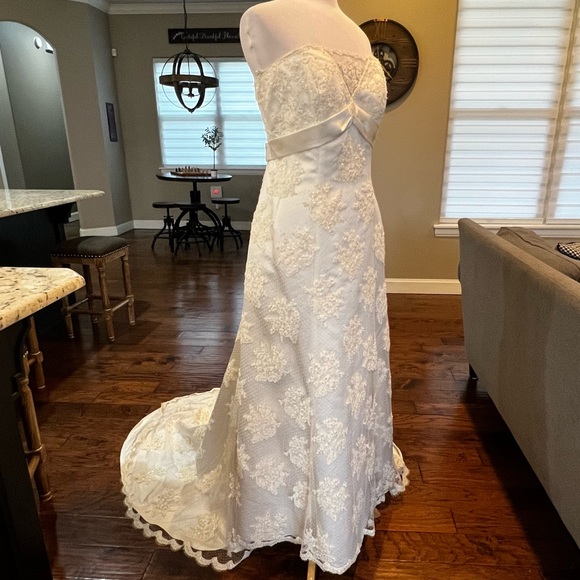 David’s Bridal Wedding Dress Size 18W Solid Ivory Lace Beaded Strapless 9T9211 - Picture 5 of 16